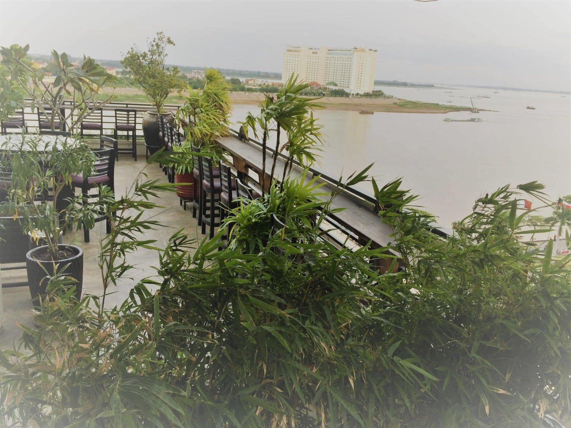 Le Grand Mekong Hotel Phnom Penh Exterior photo
