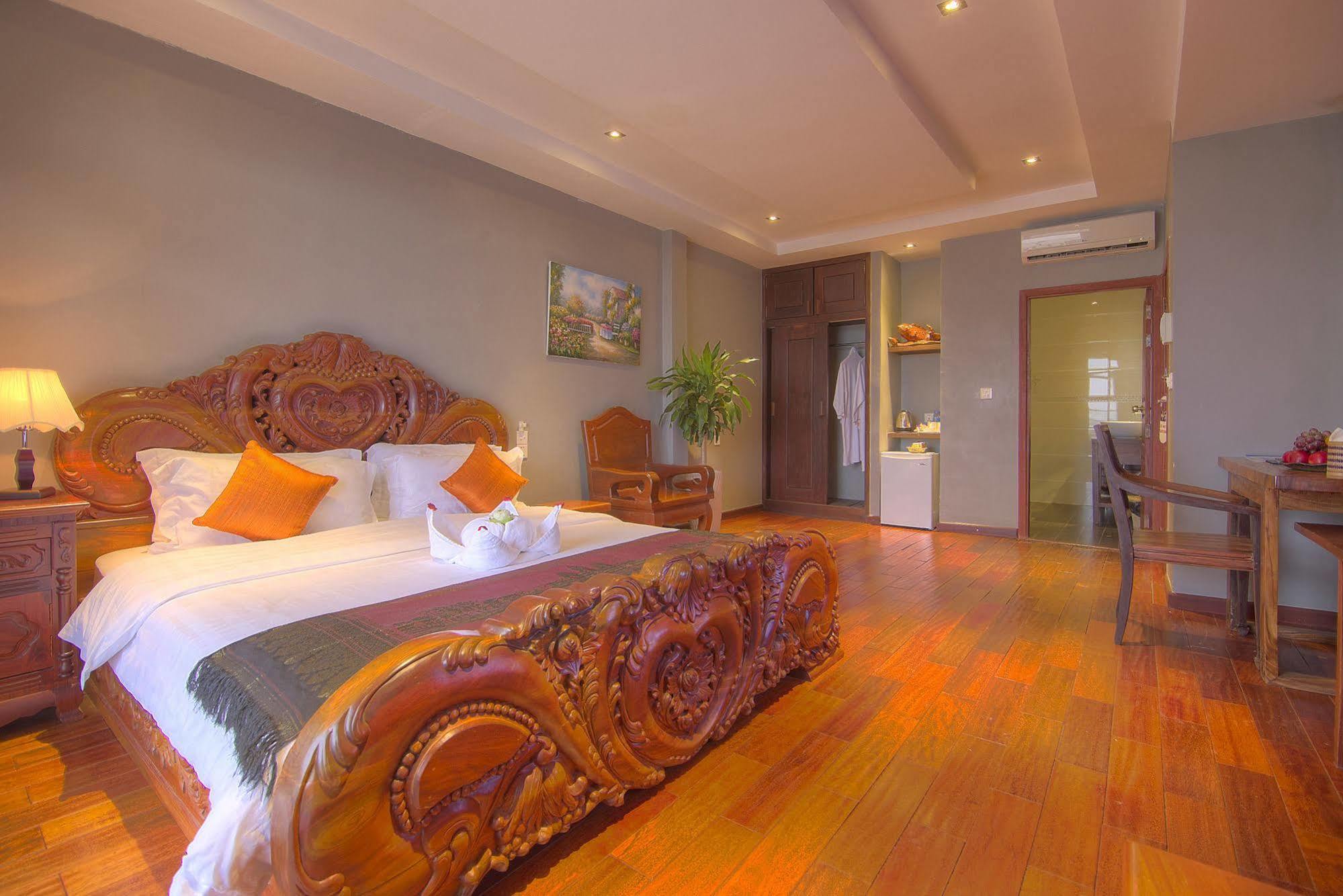 Le Grand Mekong Hotel Phnom Penh Exterior photo